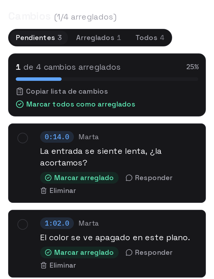 Lista de cambios de la vista de editor con datos de ejemplo: 1 de 4 cambios arreglados y los comentarios de Marta en 0:14 y 1:02, cada uno con Marcar arreglado.
